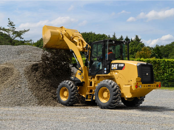 Cat 910M