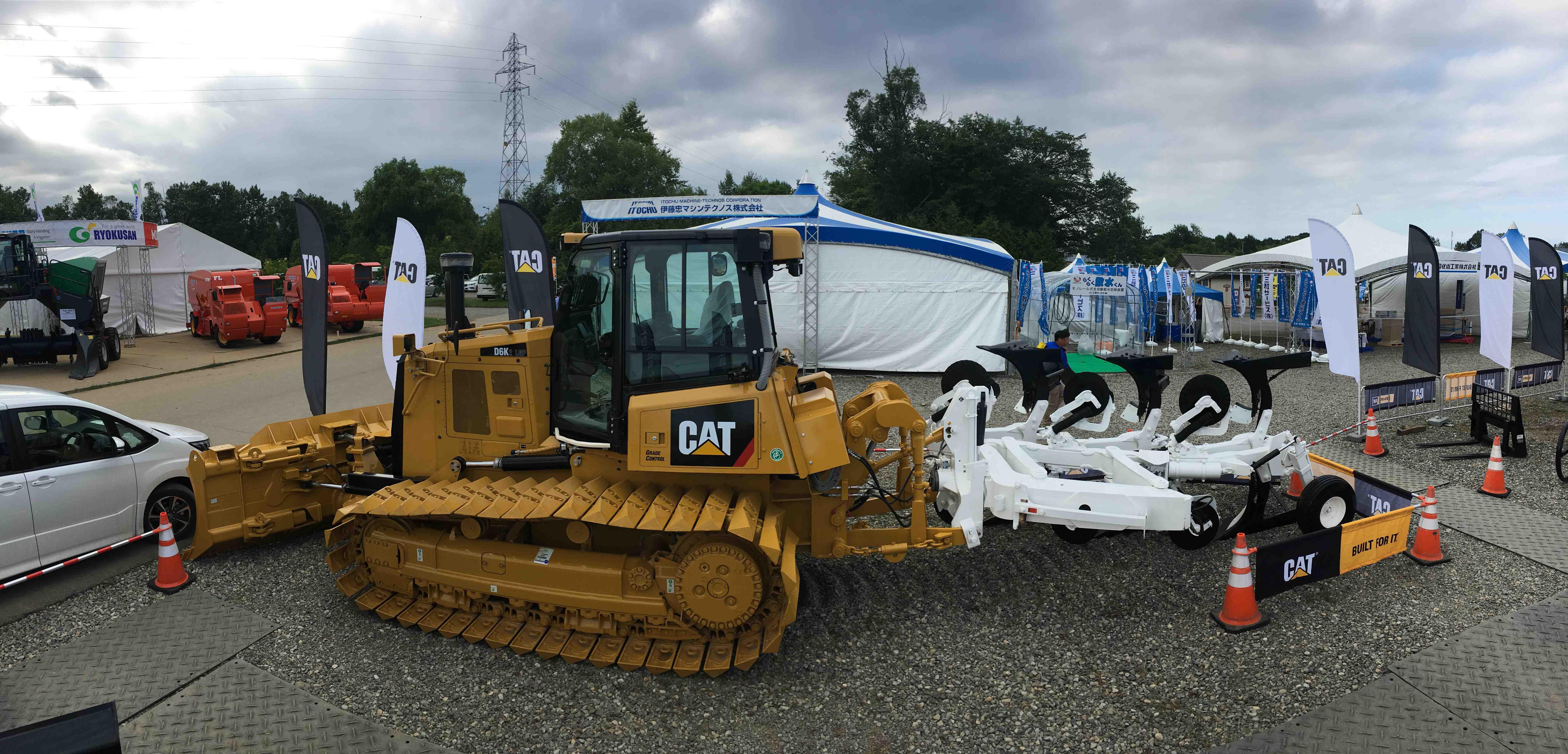 Cat D6K2（ブルドーザ）※農業仕様3点ヒッチ付